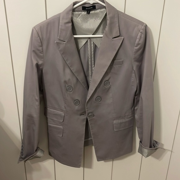 Jackets & Blazers - Express Blazer- Gray- Size 6 - Women’s Blazer- Work clothes.